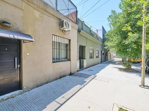 Depto Tipo Casa en Venta en Monte Castro, USD 158.000