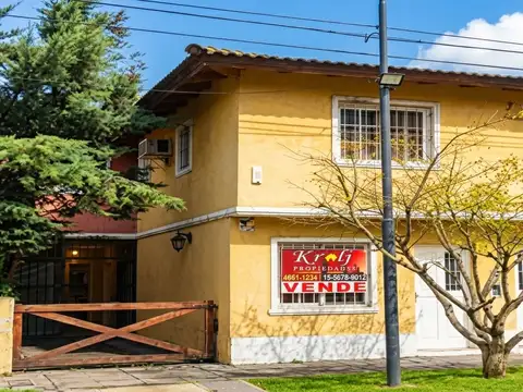 Excelente duplex con patio y 2 cocheras  APTA CREDITO