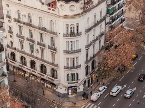 HERMOSO SEMIPISO DE ÉPOCA TOTALMENTE RECICLADO!!!