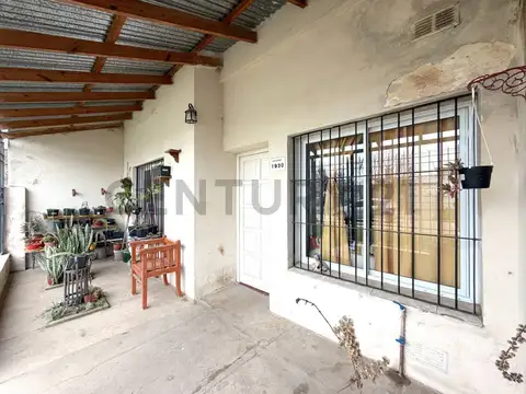 Casa 6 ambientes con 1 baño