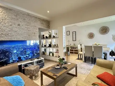 Casa en Venta en Quilmes, USD 245.000