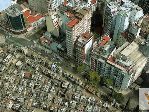Azcuénaga e/ Vicente López y Guido