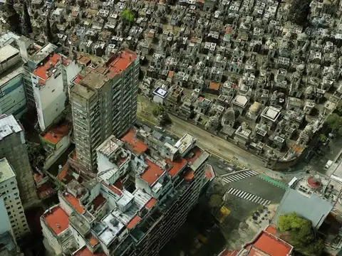 Azcuénaga e/ Vicente López y Guido