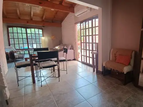 PH único, con jardín, patio y terraza.