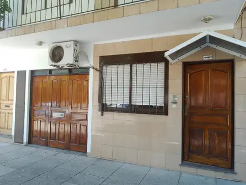 Tipo Casa 2 Amb. C/Patio y Garage 