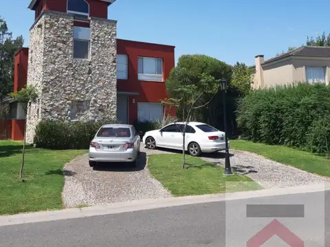 boulevard de Todos los santos  al 5600 Barrio Santa Catalina