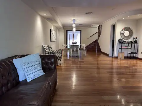 Imponente Casa en triplex Villa Devoto en alquiler - 5 dormitorios - la mejor ubicación y seguridad