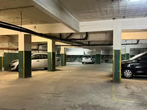 Cochera en alquiler cubierta - Plaza Colón