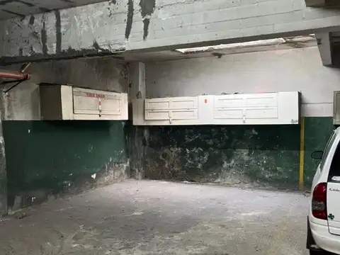 Cochera en alquiler cubierta - Plaza Colón