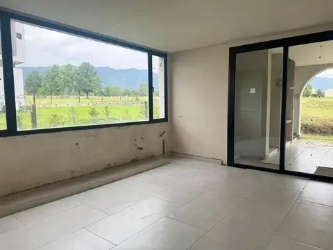 Casa 5 ambientes con 5 baños