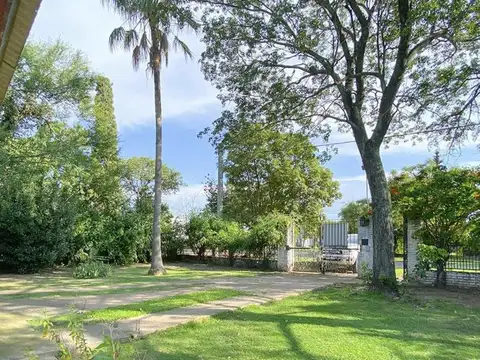 Casa 8 ambientes con 3 baños