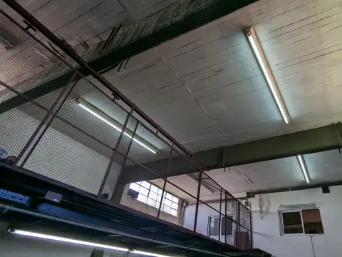 Galpon en Venta 70  mts Fondo
