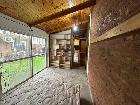 Depto Tipo Casa en Venta en Burzaco Este, USD 25.000