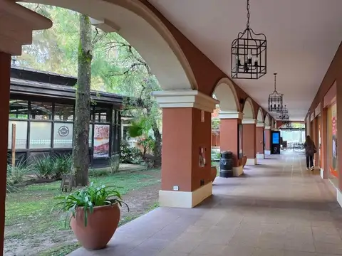 Local en Alquiler en Pueblo Caamaño, $ 750.000