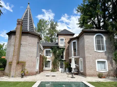 CASA EN VENTA CHATEAU BARRIO RINCON DE MASCHWITZ