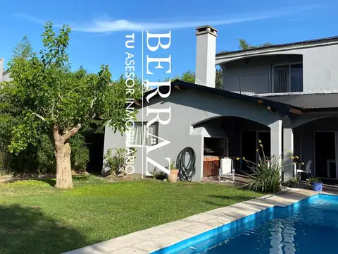 Casa 5 ambientes con 3 baños