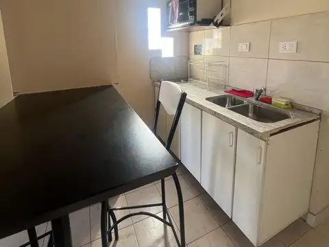 DPTO AMOBLADO EN BARRIO MANZANAR