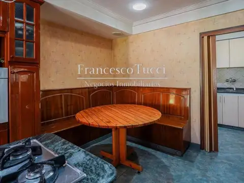 Casa 5 ambientes con 4 baños