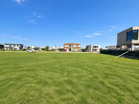 LOTE EN VENTA LA PROVIDENCIA CON FONDO A LA LAGUNA