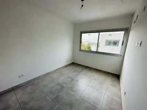 Departamento en Alquiler en Moron Sur, $ 860.000