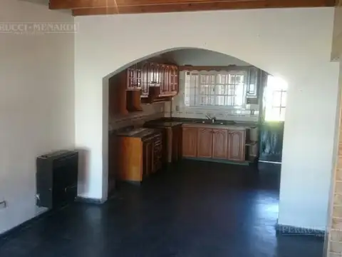 Casa - Jose Leon Suarez