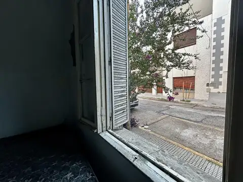 Casa 5 ambientes con 1 baño