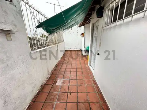 Departamento 4 ambientes con 2 baños