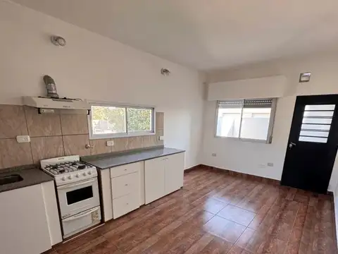 Depto Tipo Casa 2 ambientes con 1 baño