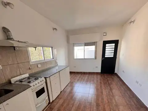 Depto Tipo Casa en Alquiler de 1 dormitorio