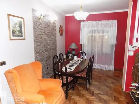 Casa 5 ambientes con 3 baños