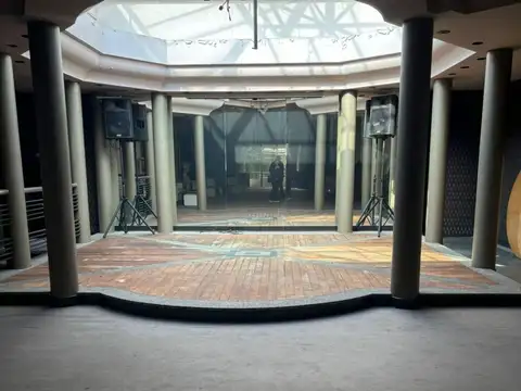 Edificio Comercial ÚNICO en Caseros