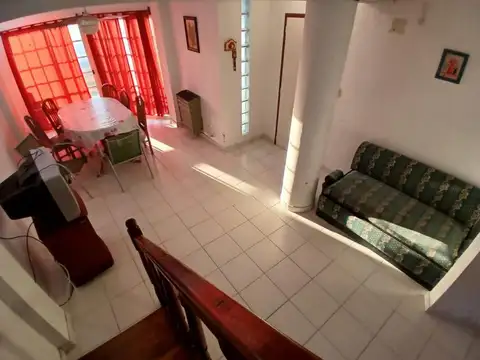 SEMIPISO EN DUPLEX CON PARRILLA Y COCHERA