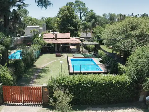 VENTA Casa en Funes 2 dormitorios piscina jardin parrillero amplio luminoso zona tranquila
