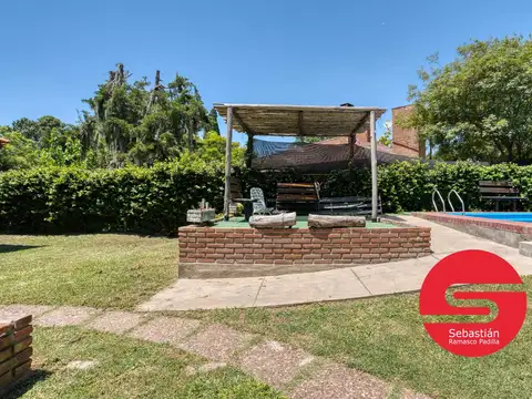 Casa en Venta con 3 cocheras