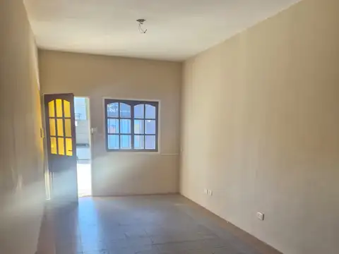 Oficina en Alquiler en San Isidro Vias / Rolon, $ 500.000