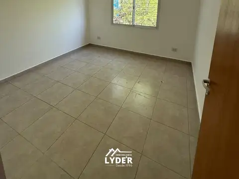 Casa en Alquiler con 1 cochera
