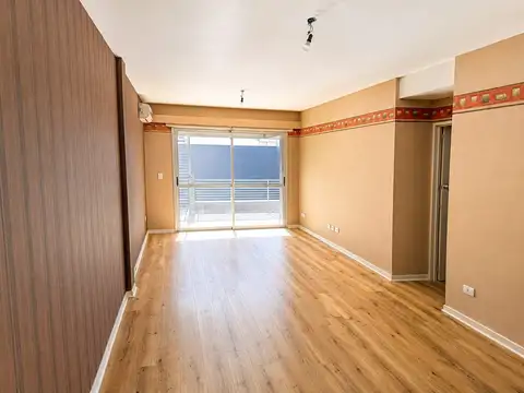 Semi piso de 4 ambientes con cochera y baulera / con piscina, solarium, SUM y parrilla.