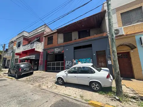 Taller/ Depósito + Departamento de 4 ambientes en Temperley