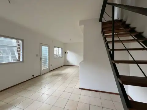 Depto Tipo Casa 3 ambientes con 1 baño