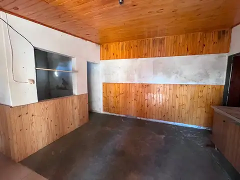 Dos casas a reciclar en un amplio terreno
