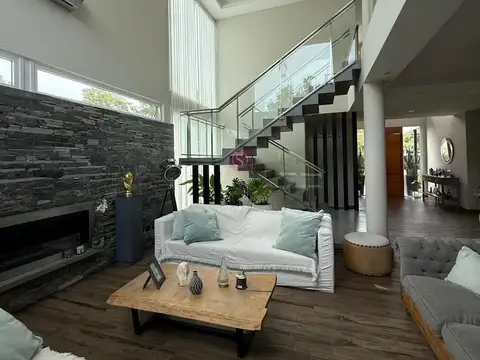 Casa 6 ambientes con 3 baños