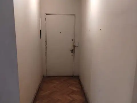 Al frente con balcón, cómodo