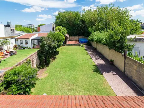 Casa 4 ambientes con gran patio y garage en Venta en Banfield Oeste