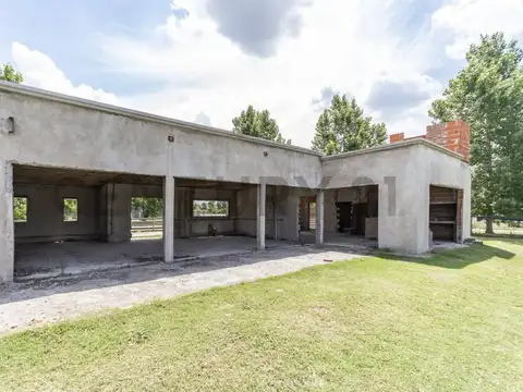 VENTA CASA CON PILETA- FINCAS SAN VICENTE