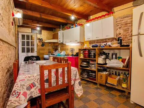 Casa 5 ambientes con 1 baño