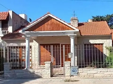 Venta de Casa de 3 Dormitorios, en Ringuelet