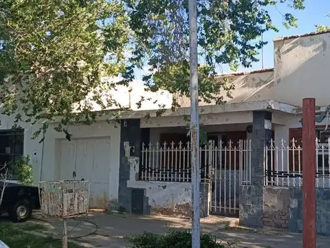Lote  672 M2 y casa antigua en el centro Cutral Co