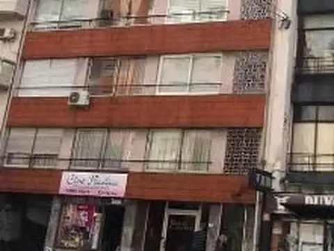 18 de julio 2100, Piso 6