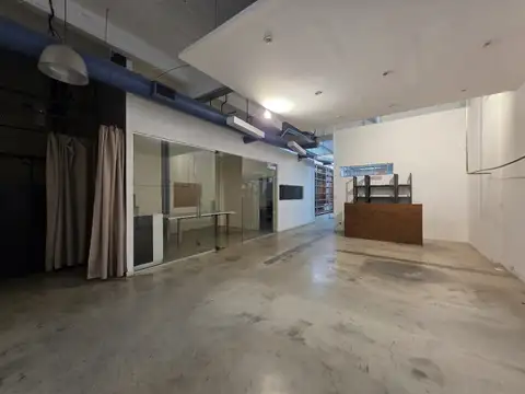 Depósito oficinas, 725m2 cubiertos Villa Crespo sin acceso vehicular.