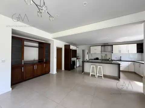 Casa en Alquiler en Rumenco, USD 3.500